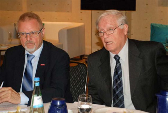 Karl-Heinz Schneider (l.) und Hans-Hartwig Loewenstein zeigten sich für dieses und das kommende Jahr zuversichtlich. | Foto: BV Bauwirtschaft